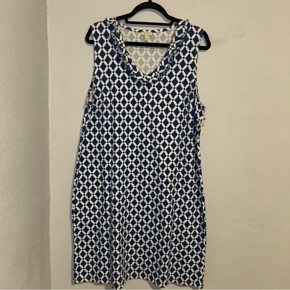 Talbots Blue and White Geometric Pattern Top - Picture 1 of 3